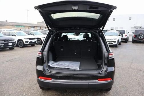 2026 Jeep Grand Cherokee Altitude