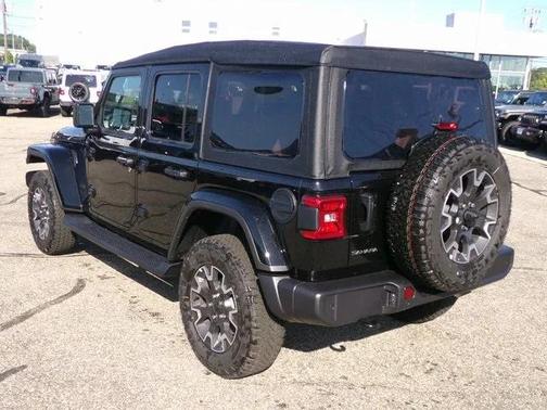 2025 Jeep Wrangler 4-Door Sahara 4x4