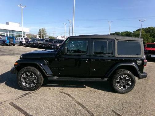 2025 Jeep Wrangler 4-Door Sahara 4x4