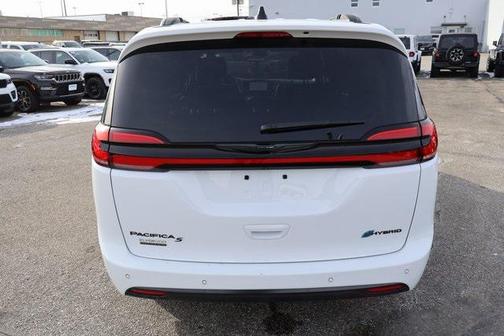2024 Chrysler Pacifica Hybrid Premium S Appearance Pkg