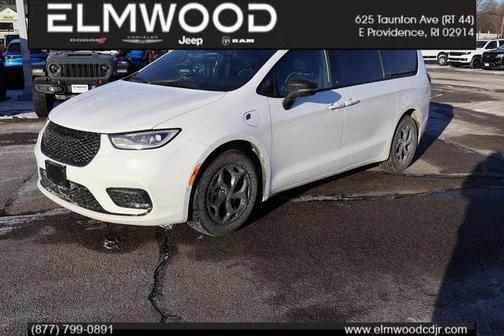 2024 Chrysler Pacifica Hybrid Premium S Appearance Pkg