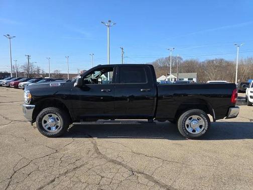 2024 RAM 2500 Tradesman Crew Cab 4x4 6'4' Box