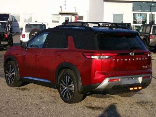 2024 Nissan Pathfinder Platinum 4WD