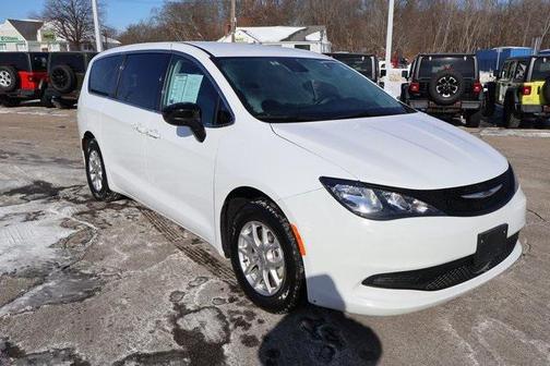 2024 Chrysler Voyager LX