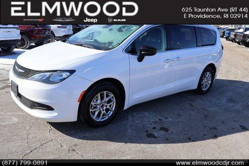 2024 Chrysler Voyager LX