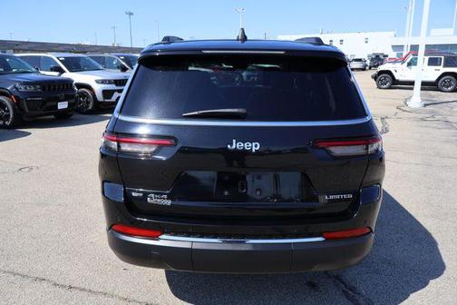 Diamond Black Crystal Pearlcoat 2023 Jeep Grand Cherokee L Limited