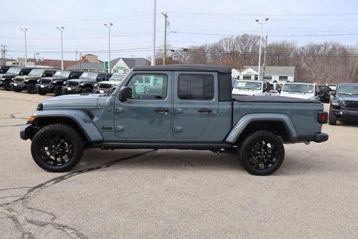 2025 Jeep Gladiator Nighthawk