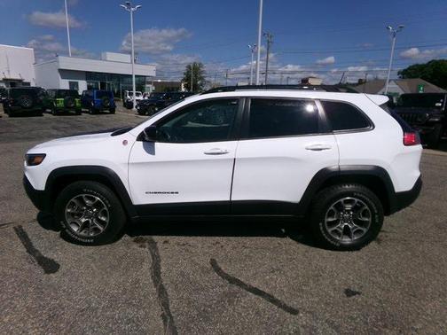 2022 Jeep Cherokee Trailhawk