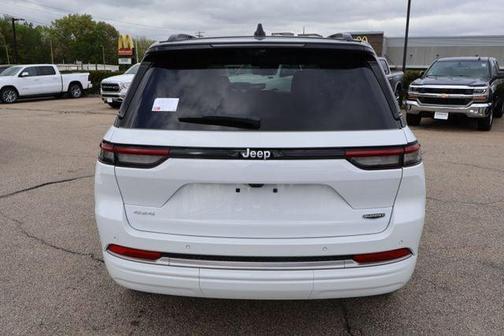 Bright White Clearcoat 2026 Jeep Grand Cherokee Summit