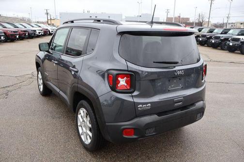 Graphite Gray 2023 Jeep Renegade Latitude