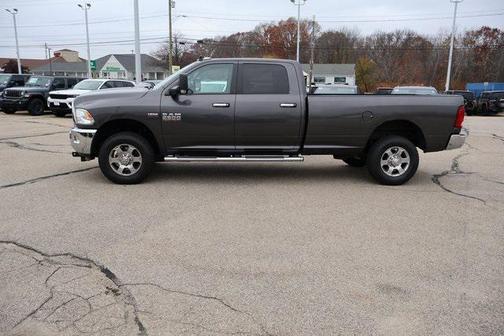 2017 RAM 2500 Big Horn Crew Cab 4x4 8' Box