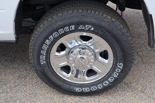 Bright White Clearcoat 2026 RAM 2500 Tradesman Crew Cab 4x4 6'4' Box