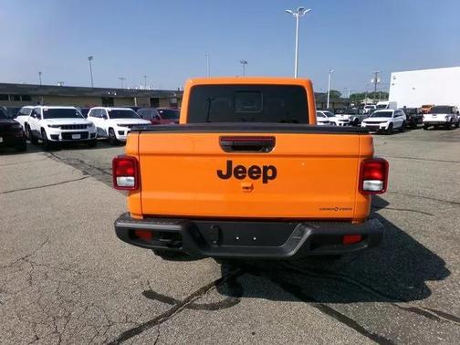 2025 Jeep Gladiator High Tide