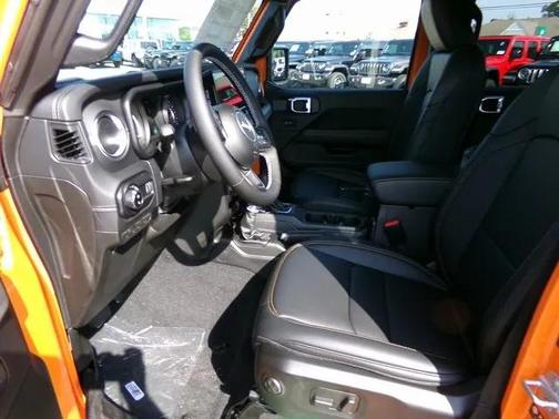 2025 Jeep Gladiator High Tide