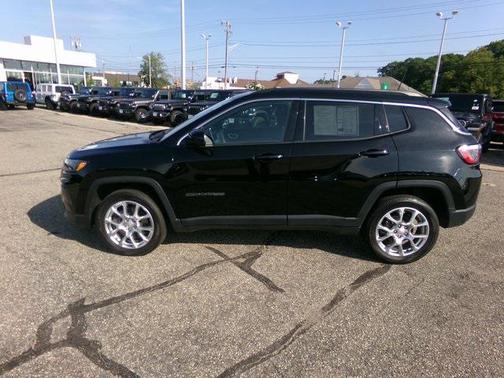 2023 Jeep Compass Latitude Lux