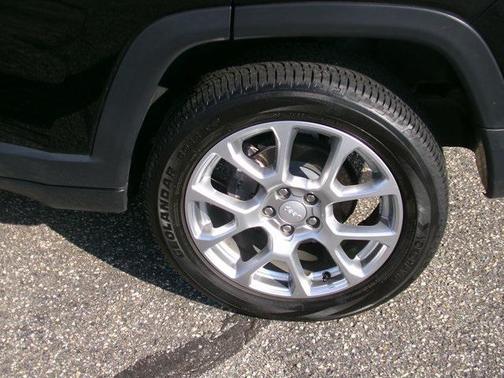 2023 Jeep Compass Latitude Lux