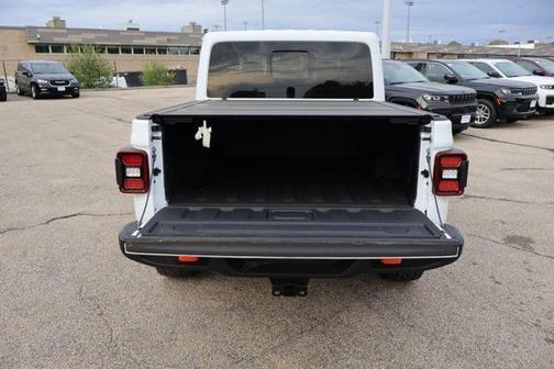 Bright White Clearcoat 2026 Jeep Gladiator Mojave 4x4