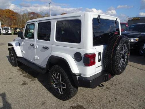 2025 Jeep Wrangler 4-Door Sahara 4x4
