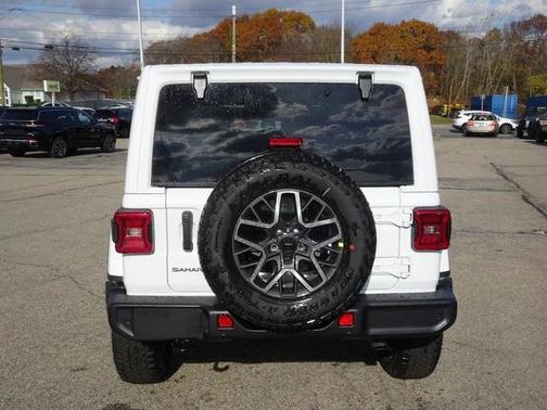 2025 Jeep Wrangler 4-Door Sahara 4x4