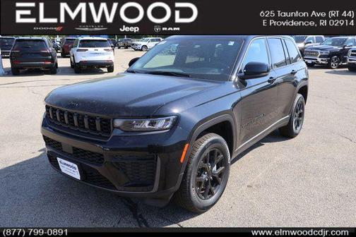 Diamond Black Crystal Pearlcoat 2026 Jeep Grand Cherokee Altitude