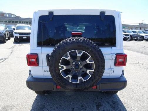 2025 Jeep Wrangler 4-Door Sahara 4x4