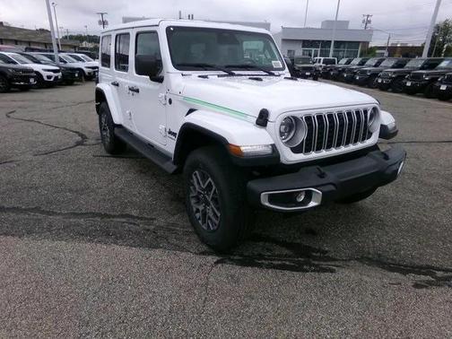 2025 Jeep Wrangler 4-Door Sahara 4x4