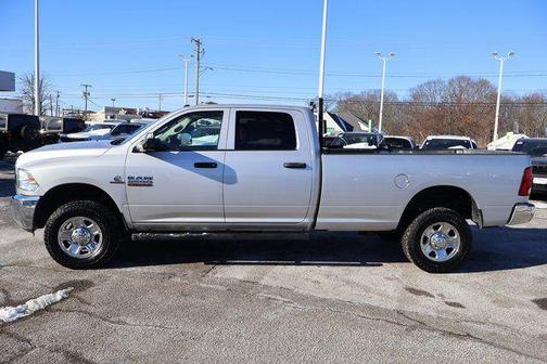 2017 RAM 2500 Tradesman Crew Cab 4x4 8' Box
