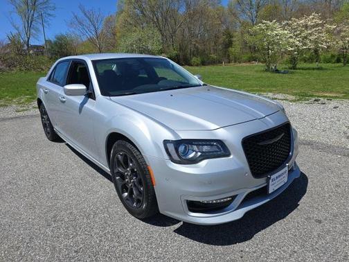 2023 Chrysler 300 Touring