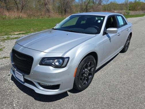2023 Chrysler 300 Touring