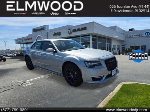 2023 Chrysler 300 Touring
