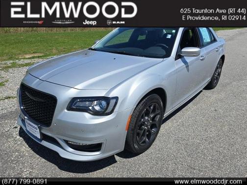 2023 Chrysler 300 Touring