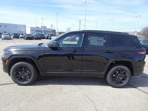 2025 Jeep Grand Cherokee Altitude