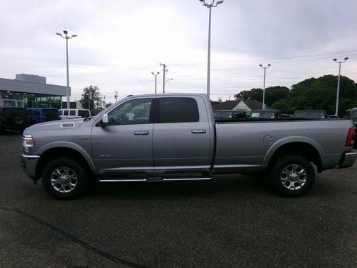 2021 RAM 2500 Laramie Crew Cab 4x4 8' Box