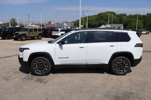Bright White Clearcoat 2026 Jeep Cherokee Laredo 4x4