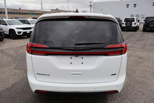 2026 Chrysler Pacifica L