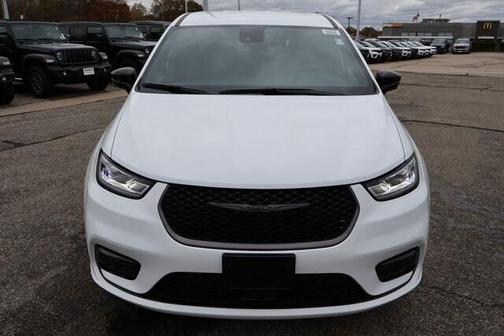 2026 Chrysler Pacifica L