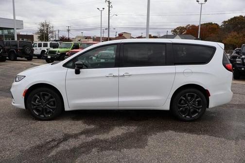 2026 Chrysler Pacifica L