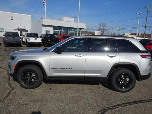 2025 Jeep Grand Cherokee Altitude