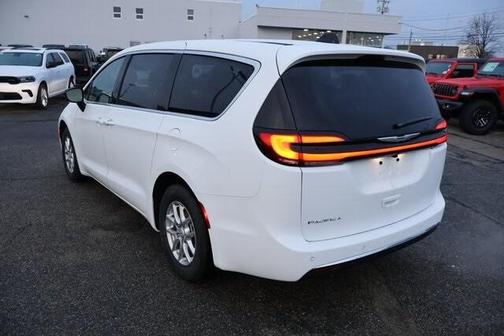 2026 Chrysler Pacifica L