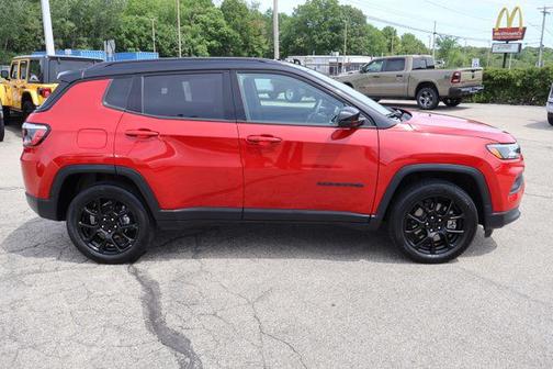 Redline Pearlcoat 2023 Jeep Compass Latitude
