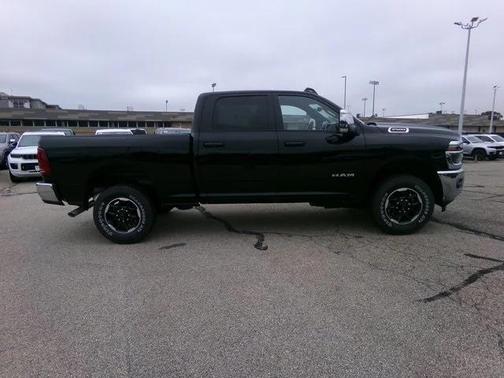 2025 RAM 2500 Tradesman Crew Cab 4x4 6'4' Box