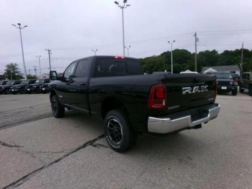 2025 RAM 2500 Tradesman Crew Cab 4x4 6'4' Box