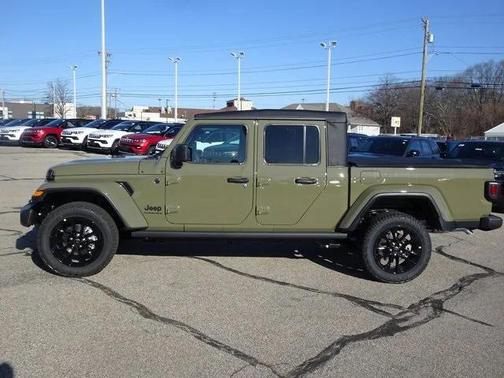 2025 Jeep Gladiator Nighthawk
