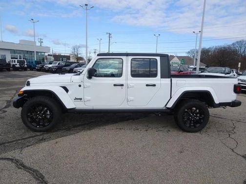 2025 Jeep Gladiator Nighthawk