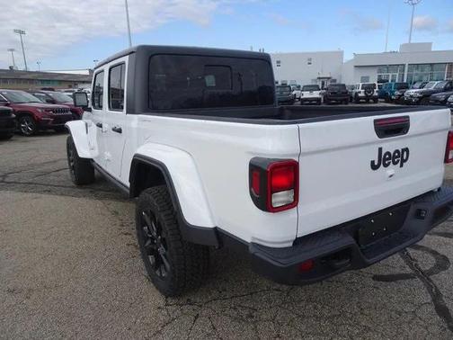 2025 Jeep Gladiator Nighthawk