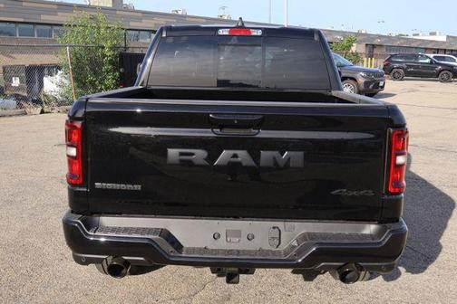 Diamond Black Crystal Pearlcoat 2026 RAM 1500 Big Horn/Lone Star