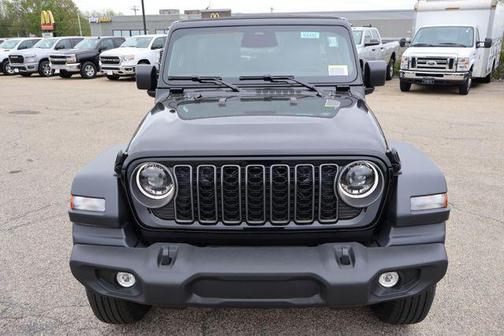 Black Clearcoat 2026 Jeep Wrangler Sport S