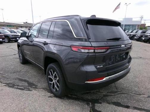 2025 Jeep Grand Cherokee L Laredo