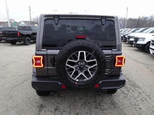 2025 Jeep Wrangler 4-Door Sahara 4x4