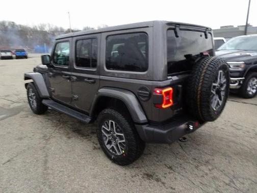 2025 Jeep Wrangler 4-Door Sahara 4x4